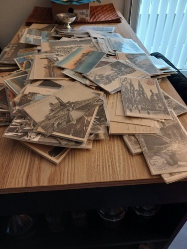 Lot 200 cartes postales - lot,