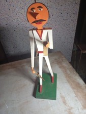 personnage en carton