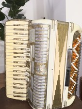 Noble Piano Accordion, 41/120