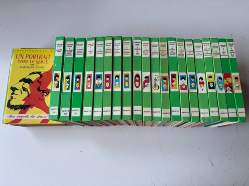 Lot livres bibliotheque - 21,