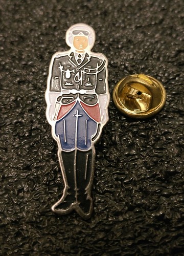 Pin gendarme homme uniforme - pin's,