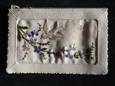 CARTE BRODEE DENTELEE QUI