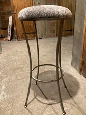 Tabouret de bar pied métal