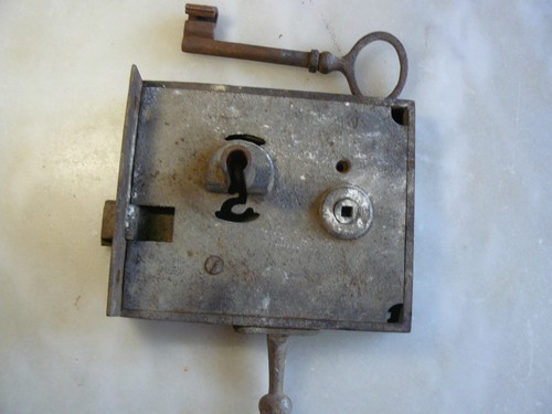 Ancienne grosse serrure - grosse, de
