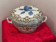 TRES BELLE SOUPIERE EN FAIENCE