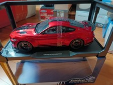 voiture 1/18 ford mustang