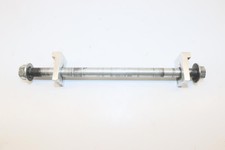 Axe de roue arrière THUMPSTAR 125 STREETER 2007 à 2007