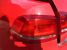 11 VW PASSAT B7 2.0 TDI 4DR NEARSIDE REAR OUTER TAIL LIGHT 10-15 BREAKING CAR