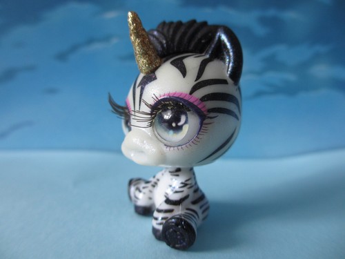 Adorable figurine surprise - figurine,