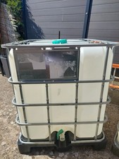 CUVE DE 1000 LITRES VIDE.