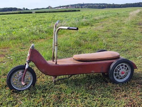 Voiture pédales ancienne - voiture, à