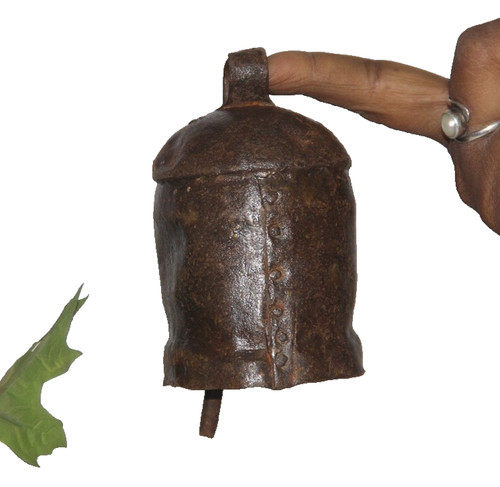 Cloche vache fer antique - cloche,