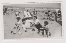 old photo ?️ family beach Knokke 1935 sunbeds and sea