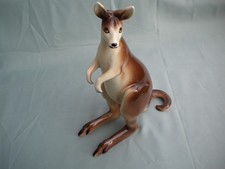 Très rare kangourou debout en faïence fine faïencerie de  SARREGUEMINES