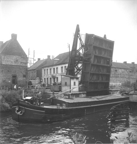 Faches 1937 péniche - faches,