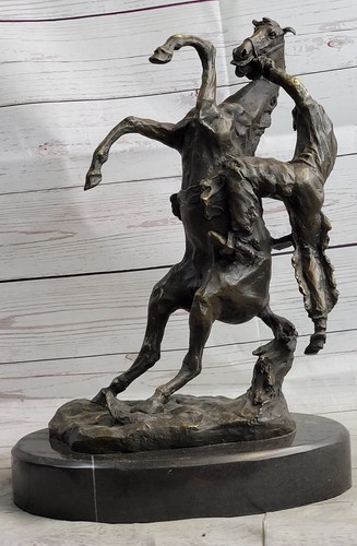 Sculpture bronze rearing - sculpture,