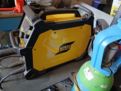 Esab rebel 215 - ic, de