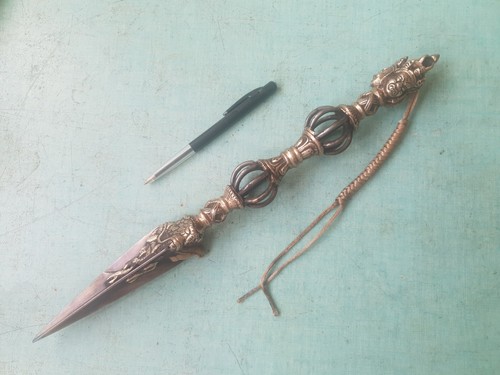 Phurba instrument rituel du - ou,