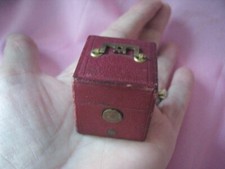 Petit cendrier de poche carré