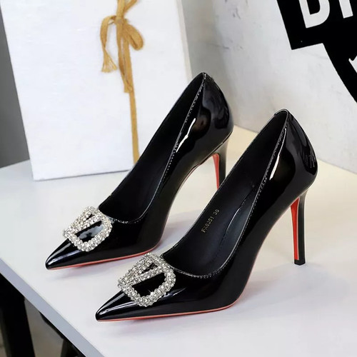 Escarpins noirs brillants - noirs,