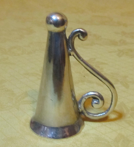 Ancien éteignoir étouffoir