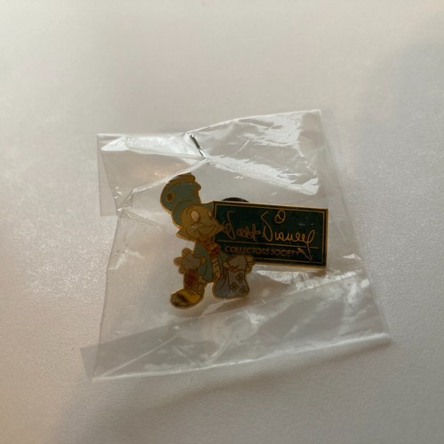 Wdcc 2003 membership pin - -,