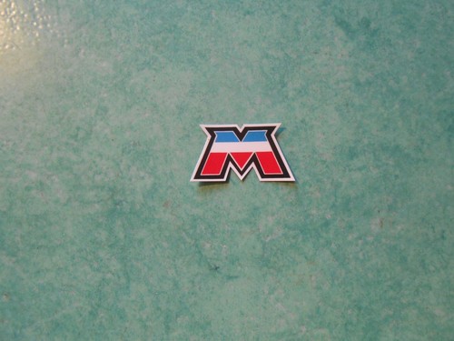 Autocollant tricolore - "m",
