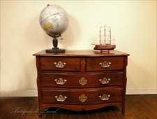 Commode de port malouine en acajou massif et bronze doré XVIIIème siècle