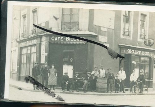 Fleche 1918 cafe - 1918, billard