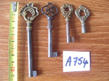 LOT A754 DE 4 CLÉ CLÉS CLEFS