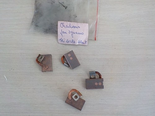 Lot charbons dynamo - charbons, ancien