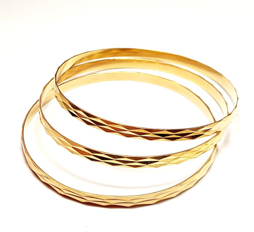 Trois bracelets ronds or - ronds, en