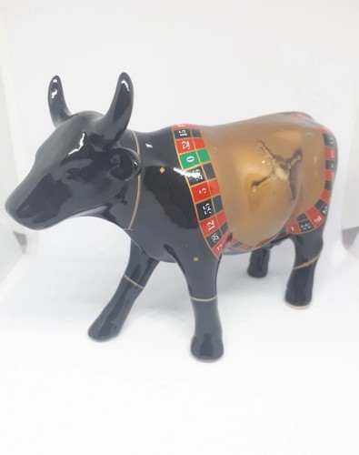 Sculpture figurine cow - cow, parade