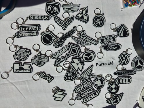 Porte clés logos auto - 🔑,