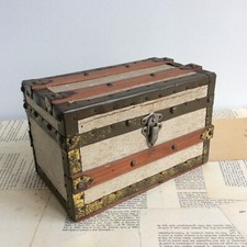 Ancienne Malle de Poupée ou