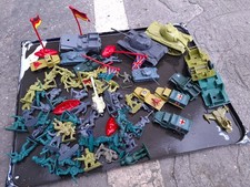 LOT DE SOLDATS ET CHARS EN