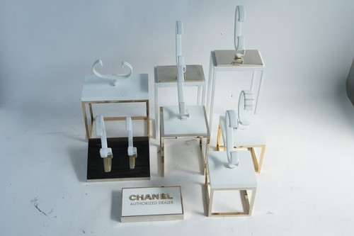 Chanel deux présentoirs - chanel, pour