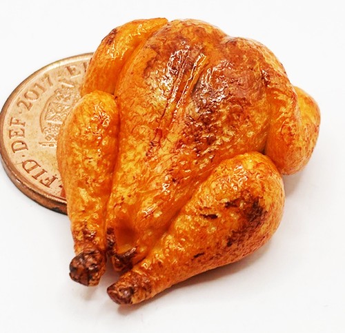 Maison poupée poulet - poulet, cuit