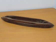 ANCIENNE NAVETTE DE MÉTIER À TISSER EN BOIS ET FER