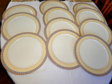 11 Très Grandes Assiettes En
