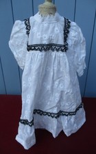 ROBE BLANCHE POUR POUPEE