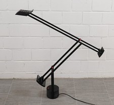 noble lampe de table Artemide