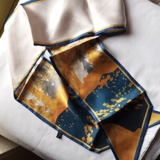 Longue écharpe en polyester