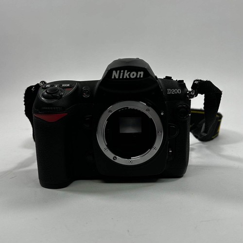 Broken nikon d200 2mp - nikon,