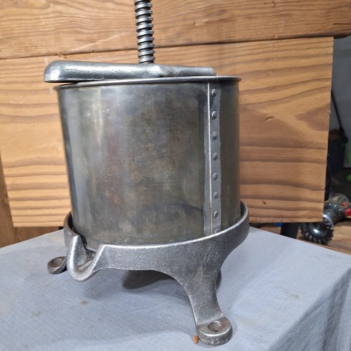 Wagner fruit and lard press - wagner, #2