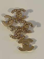 5 boutons chanel logo CC dore