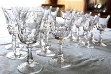 VERRES CRISTAL  VAL SAINT LAMBERT: lot de 28 verres, Eau, vin rouge, vin blanc .