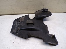 cache sous selle patte cligno