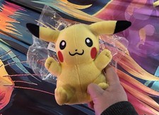 NEUVE PELUCHE POKÉMON PIKACHU