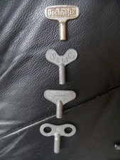 LOT DE 4 ANCIENNES CLEFS